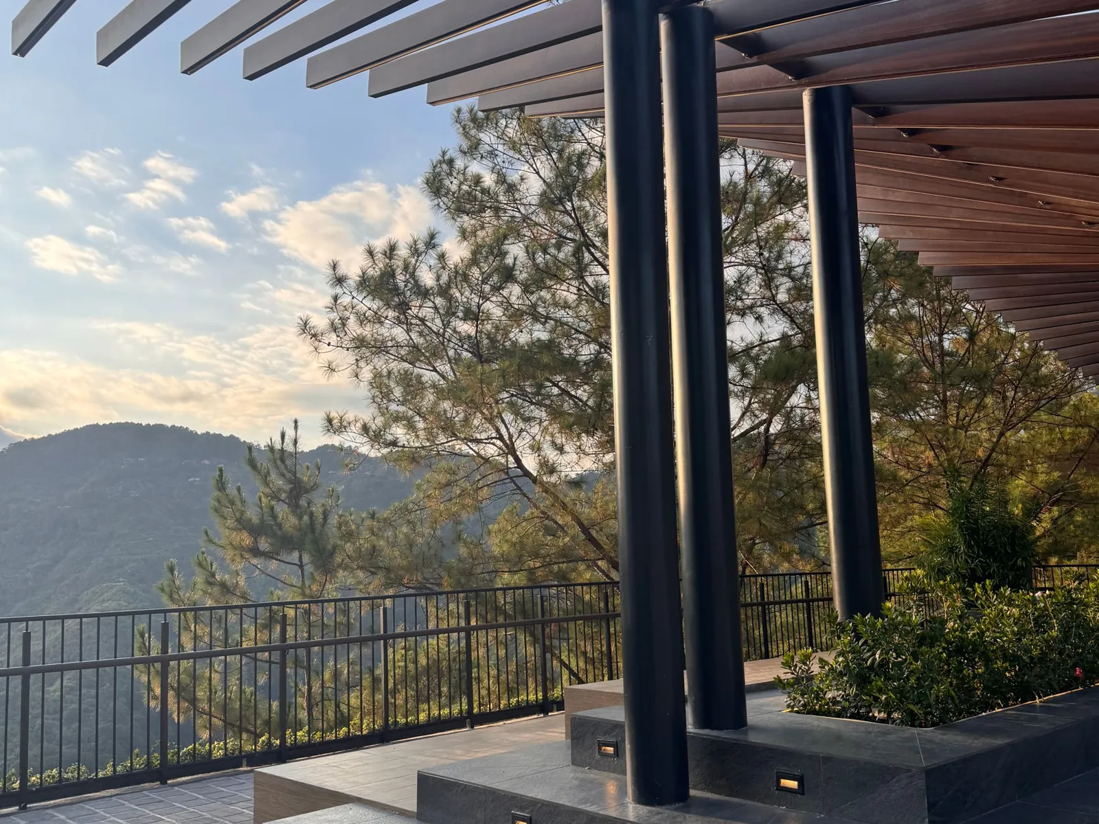 Bioklimatik Pergola (Alüminyum Panel Tavan)